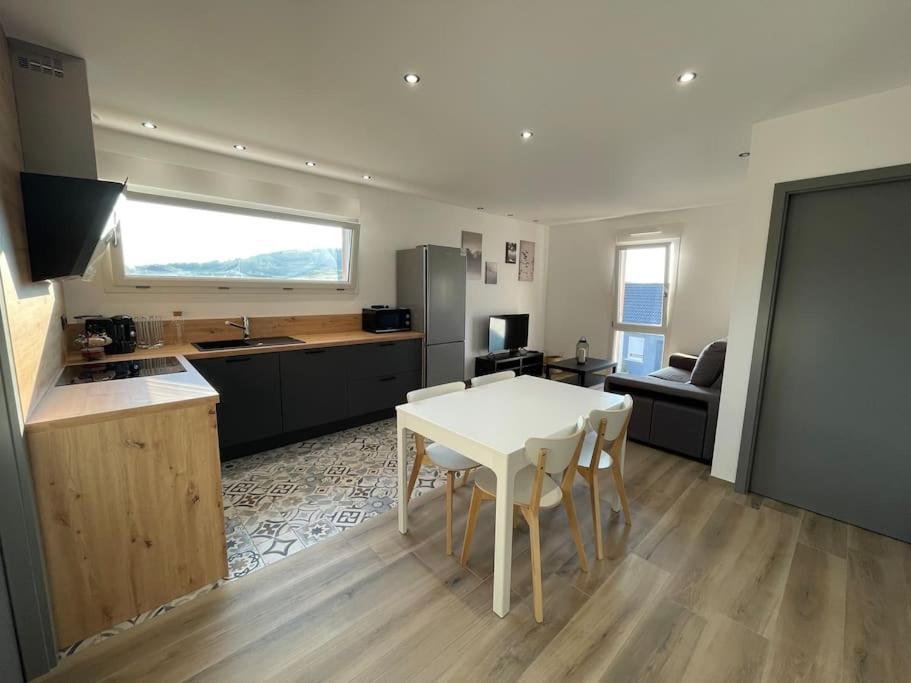 Appartement Climatise Charmes  Εξωτερικό φωτογραφία
