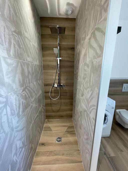 Appartement Climatise Charmes  Εξωτερικό φωτογραφία