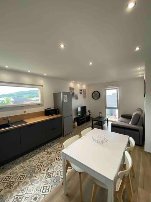 Appartement Climatise Charmes  Εξωτερικό φωτογραφία