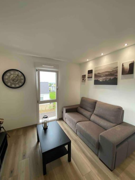 Appartement Climatise Charmes  Εξωτερικό φωτογραφία