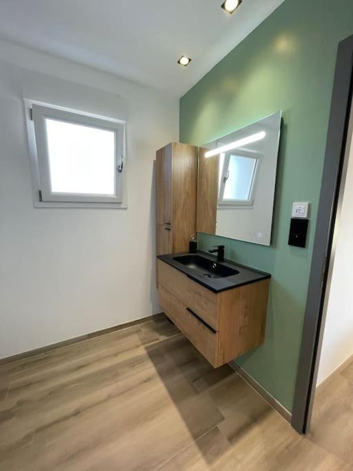 Appartement Climatise Charmes  Εξωτερικό φωτογραφία