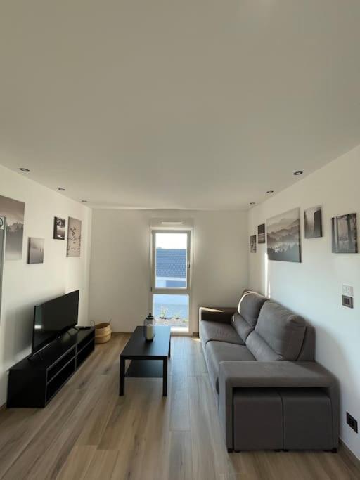 Appartement Climatise Charmes  Εξωτερικό φωτογραφία