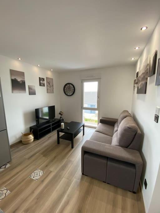 Appartement Climatise Charmes  Εξωτερικό φωτογραφία